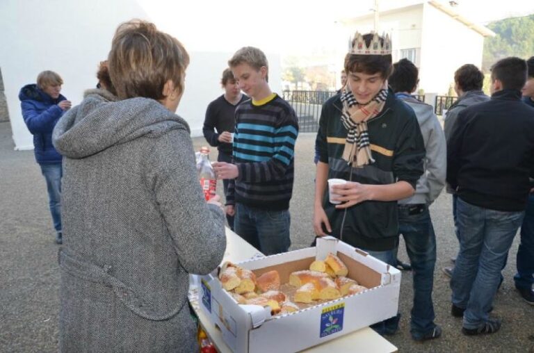 Les parents d'élèves permettent aux lycéens de savourer la Galette des Rois