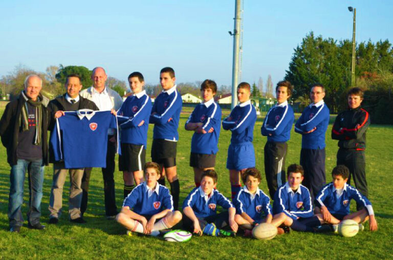 RUGBY : de nouveaux maillots au Collège !