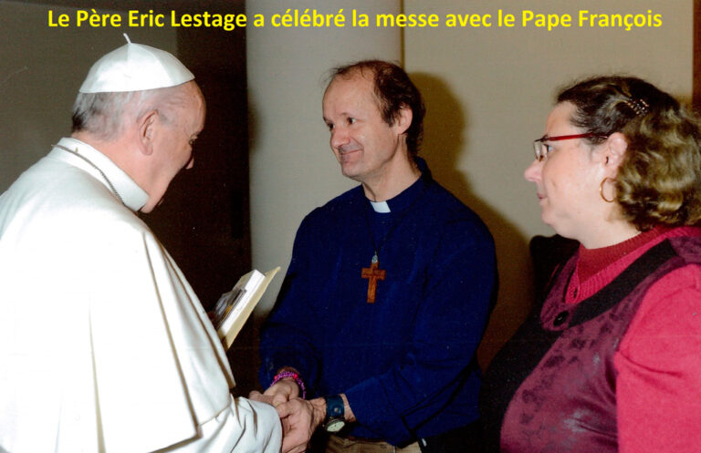 Le Père Éric Lestage a célébré la messe avec le Pape François